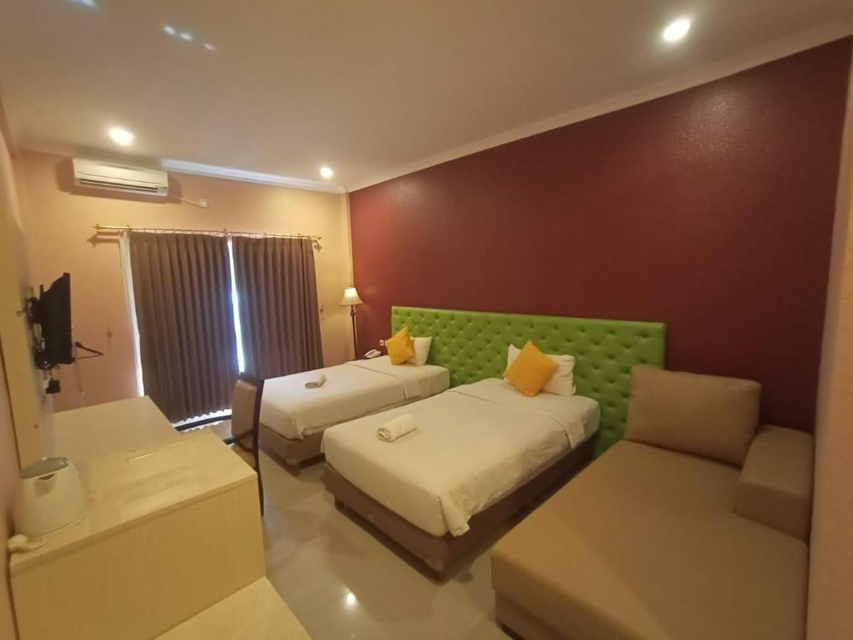 Oyo 90473 Gowin Hotel Kuta Lombok Εξωτερικό φωτογραφία