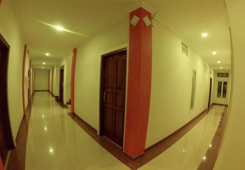 Oyo 90473 Gowin Hotel Kuta Lombok Εξωτερικό φωτογραφία