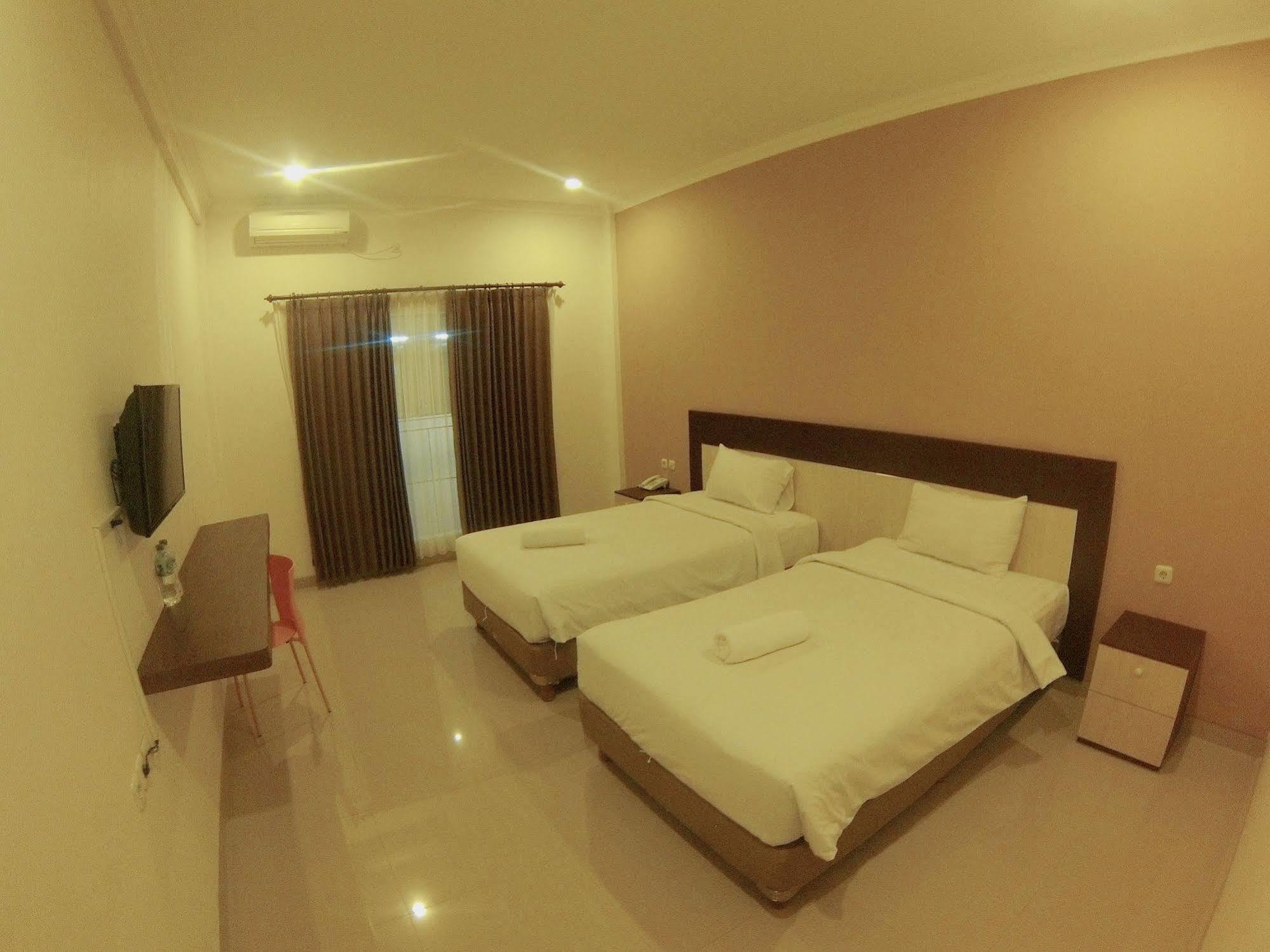 Oyo 90473 Gowin Hotel Kuta Lombok Εξωτερικό φωτογραφία