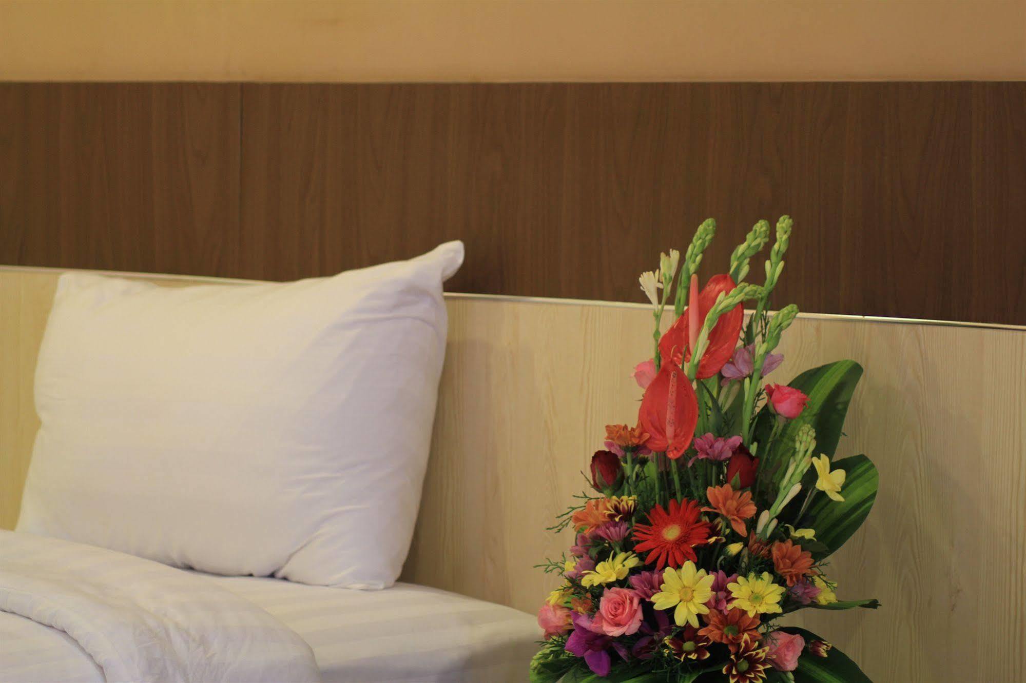 Oyo 90473 Gowin Hotel Kuta Lombok Εξωτερικό φωτογραφία